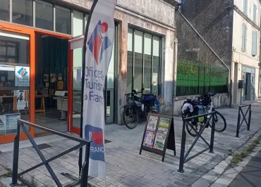 Office de Tourisme La Rochefoucauld Porte du Périgord - Bureau de Montbron