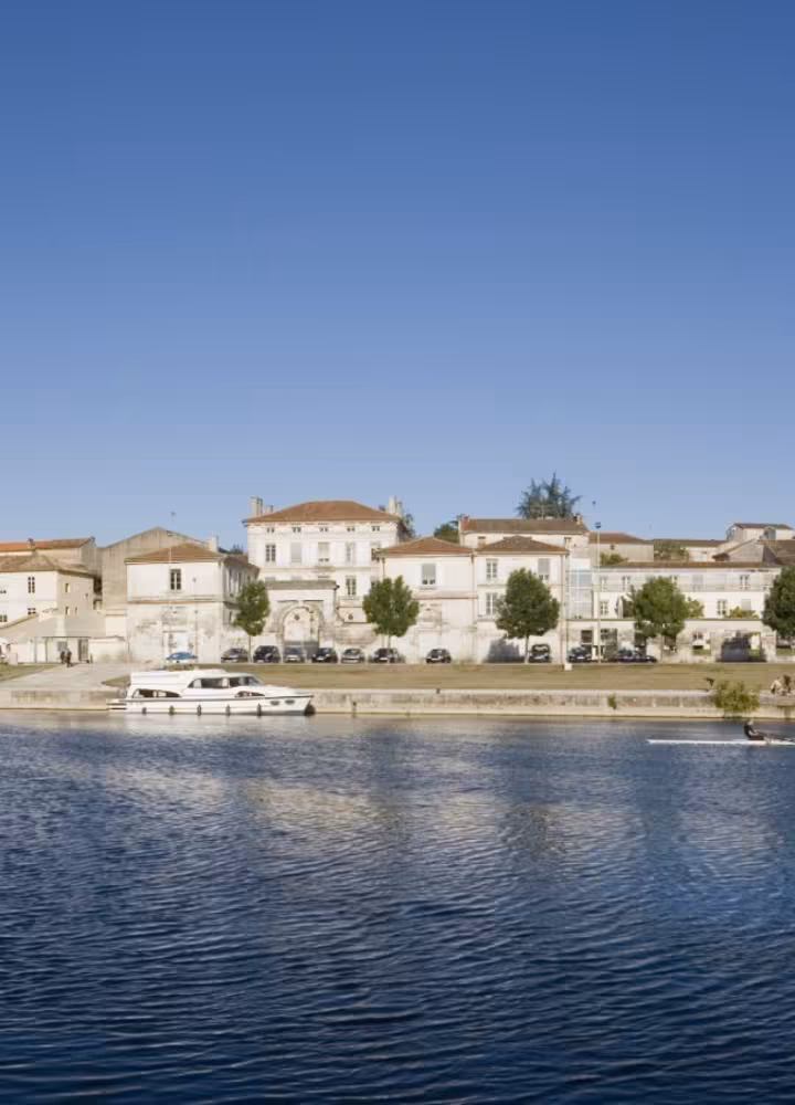 skiff sur la Charente à Angoulême