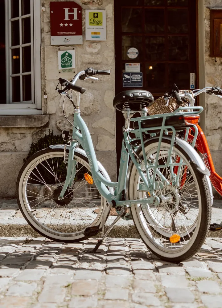 Vélos stationnés à Senlis