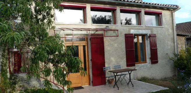 La maison triangulaire - isabelle denelle