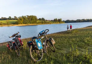 Pause vélo Marthon bord d'eau