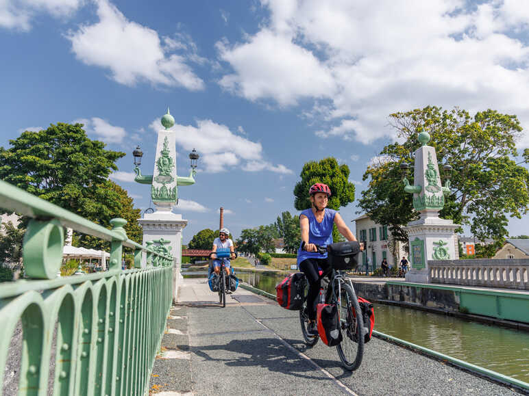 Pont-canal de Briare cyclistes Scandibérique