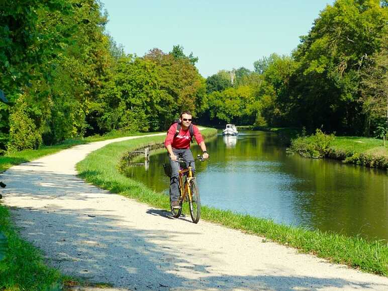 The Loing and its canal