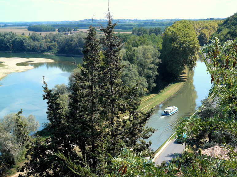 The Garonne and his canal by bike