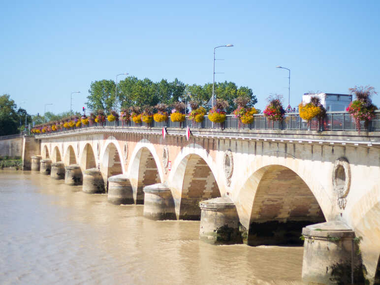 Bridge on the Dordogne river